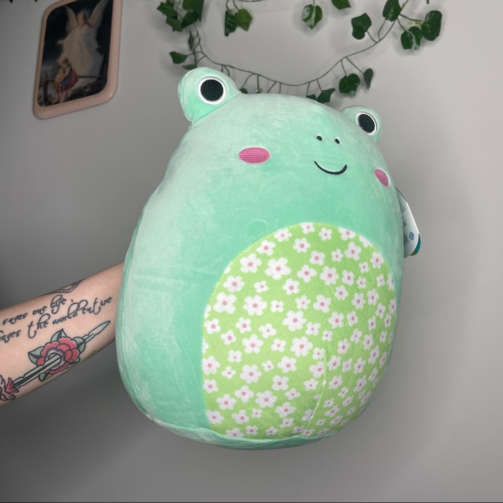 π Wendy Floral/Spring Squishmallow 12" π - Picture 2 of 2